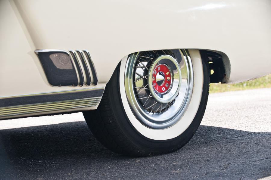  Ford Crestline Skyliner V8 1954 года  (фото 56 из 75)